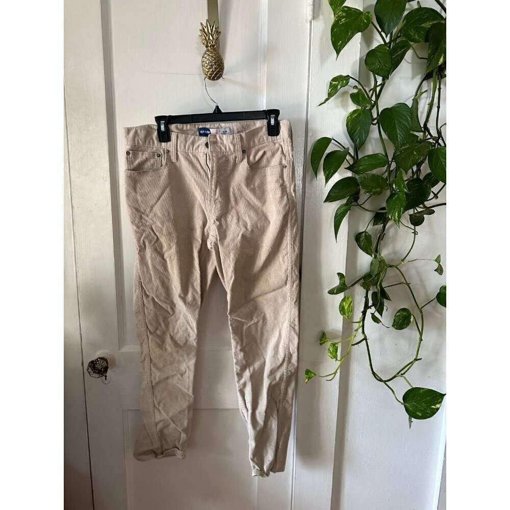 Old Navy Men’s size 32 x 30 khaki pants